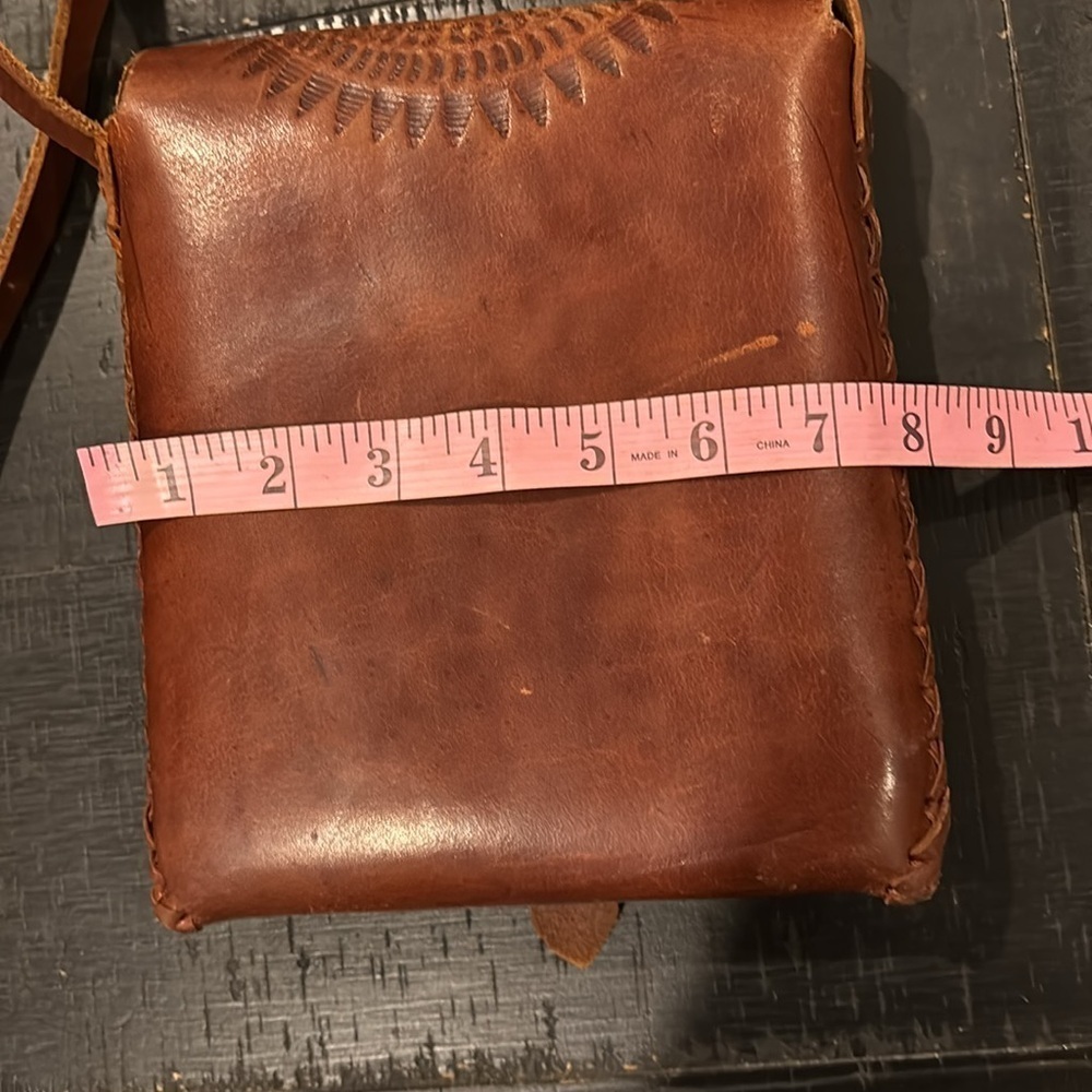 Artisan Brown Leather Tooled Pattern Boho Western Crossbody Adjustable Bag Purse - Picture 5 of 12